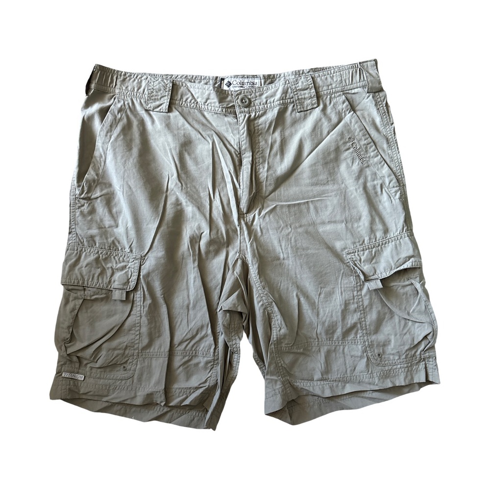Columbia Titanium Packable cargo shorts - size M